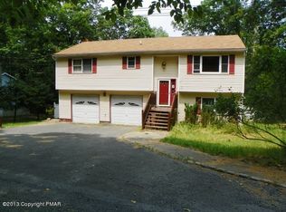 7 Wynding Way, Bushkill, PA 18324