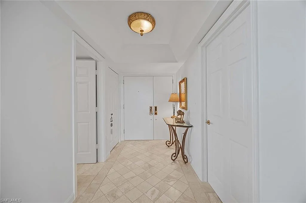 3 bed, 2.0 bath, 1900 sqft, $17,500 — Photo 3