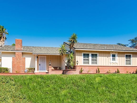 2nd image of 9736 Cedros Ave