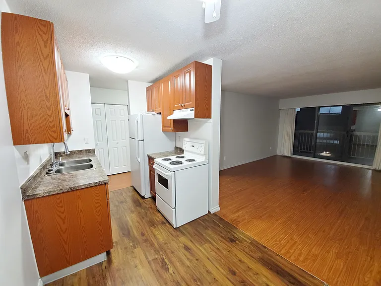 5135 Newton St — Photo 13