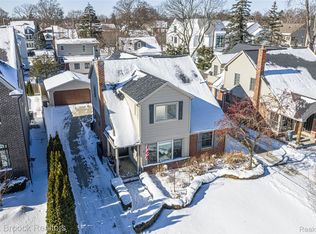 1592 Washington Blvd, Birmingham, MI 48009