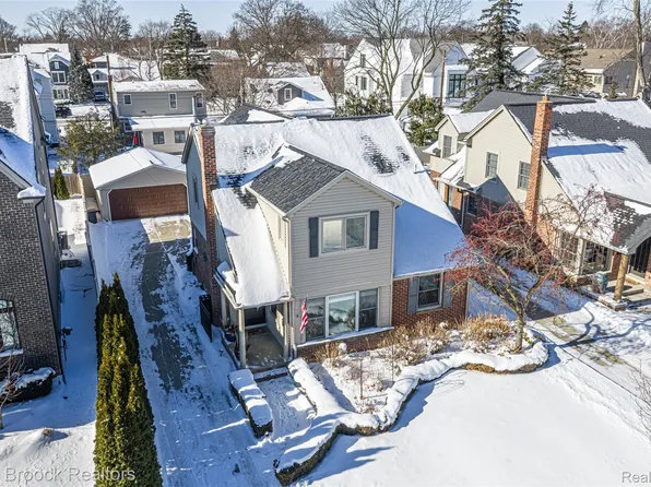 1592 Washington Blvd, Birmingham, MI 48009