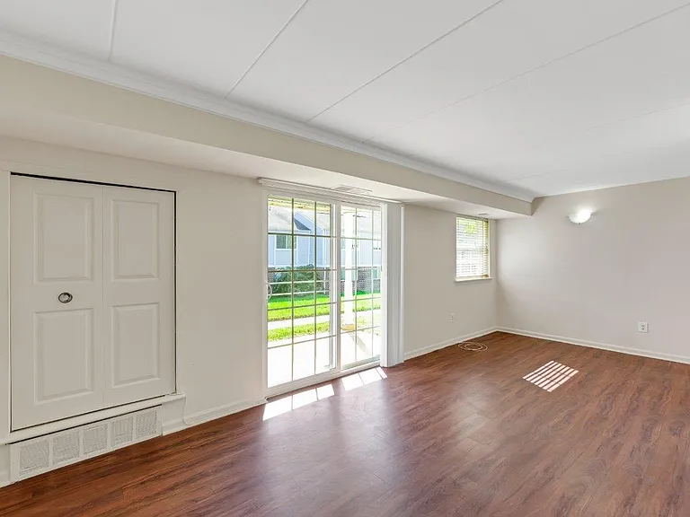 Blair Mill Village East Apartment Homes — Photo 10