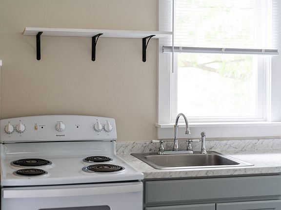 4th image of 260 Port Republic Rd APT 6