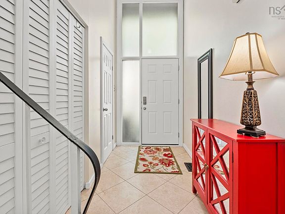 3rd image of 100 Forestside Cres
