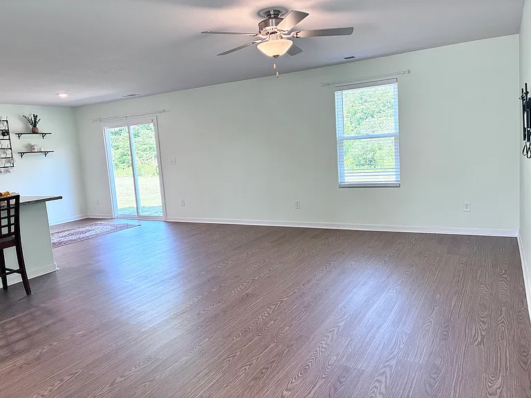 357 Gourd St — Photo 17