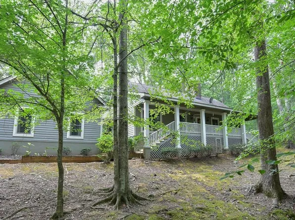 317 Sagewood Rd, Greenwood, SC 29646