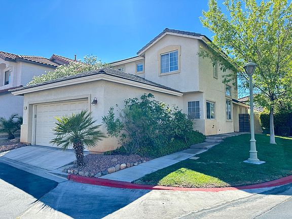2nd image of 925 Ortega Hill Ln