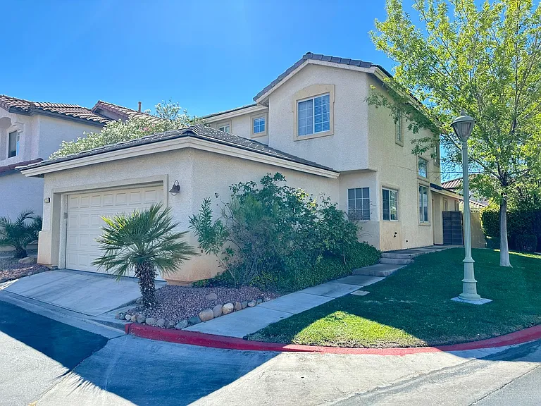 925 Ortega Hill Ln — Photo 2