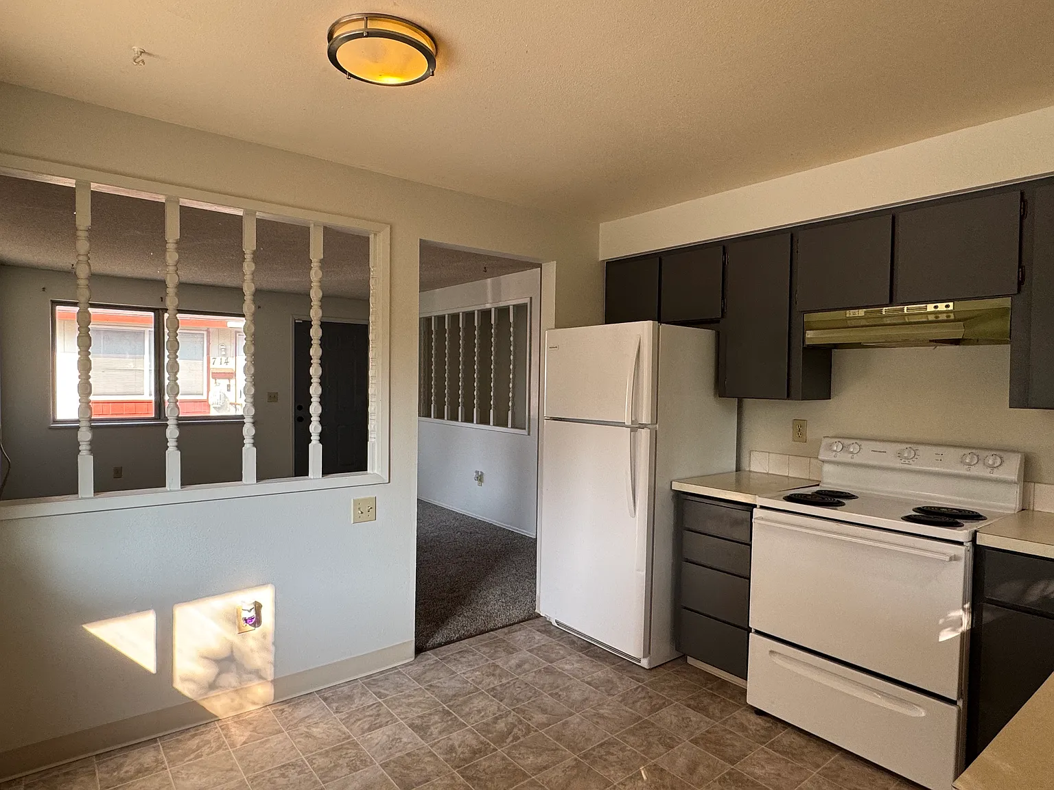 720 E North Ave — Photo 4