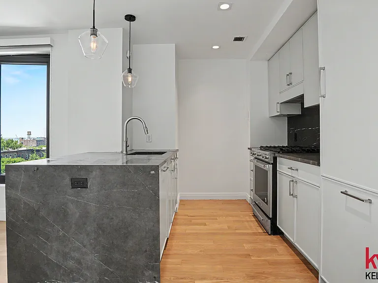 554 4th Ave #E6 — Photo 3
