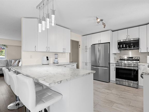 3rd image of 160 San Frisco Way