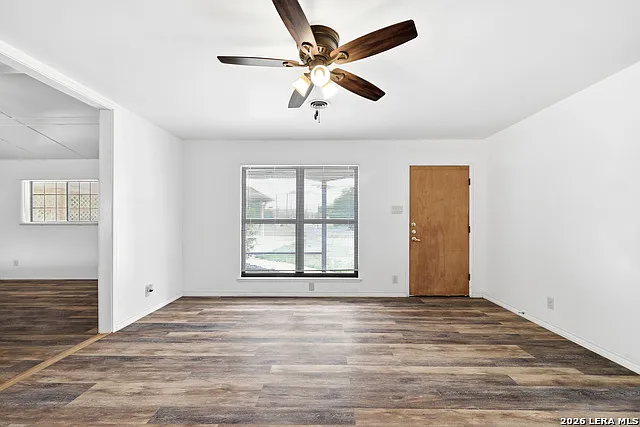 3 bed, 1.0 bath, 1311 sqft, $1,550 — Photo 3