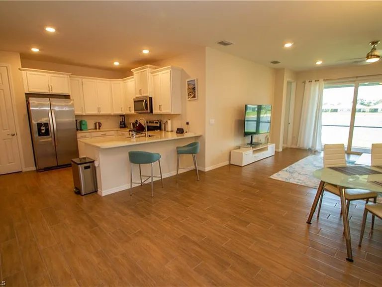 1241 Enbrook Loop — Photo 3