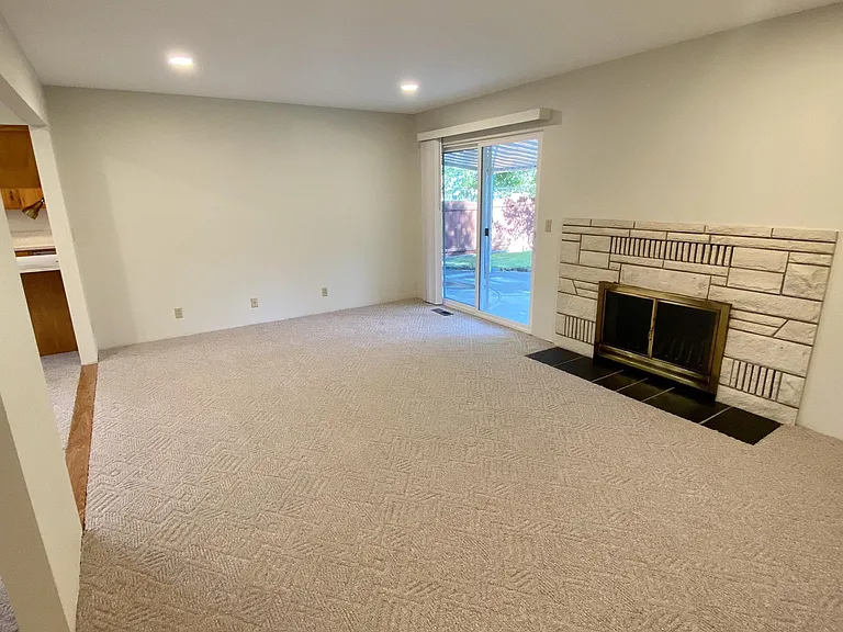 340 Wiley St — Photo 19