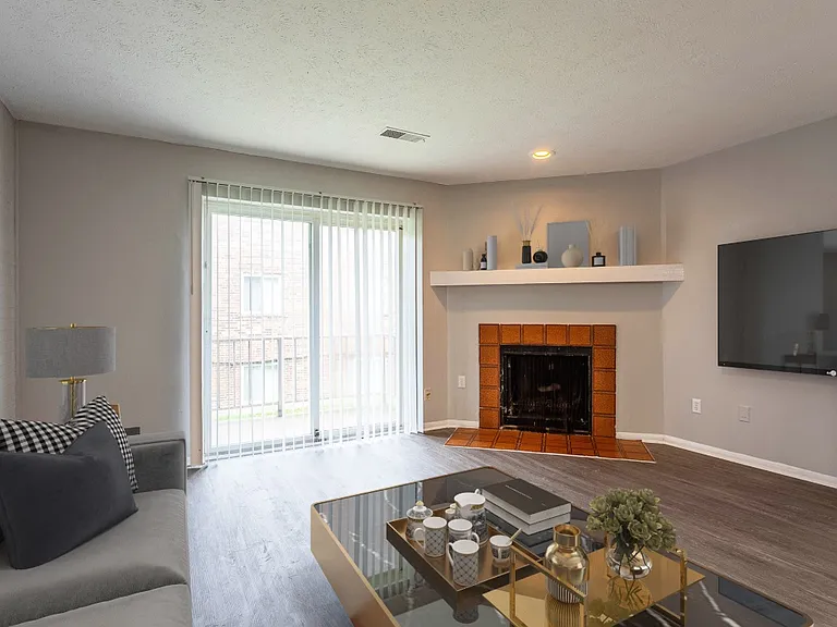Villa Hills & Dover Heights Apartments — Photo 18