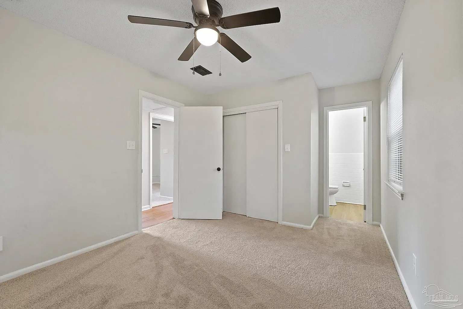 3 bed, 1.5 bath, 1377 sqft, $1,395 — Photo 3