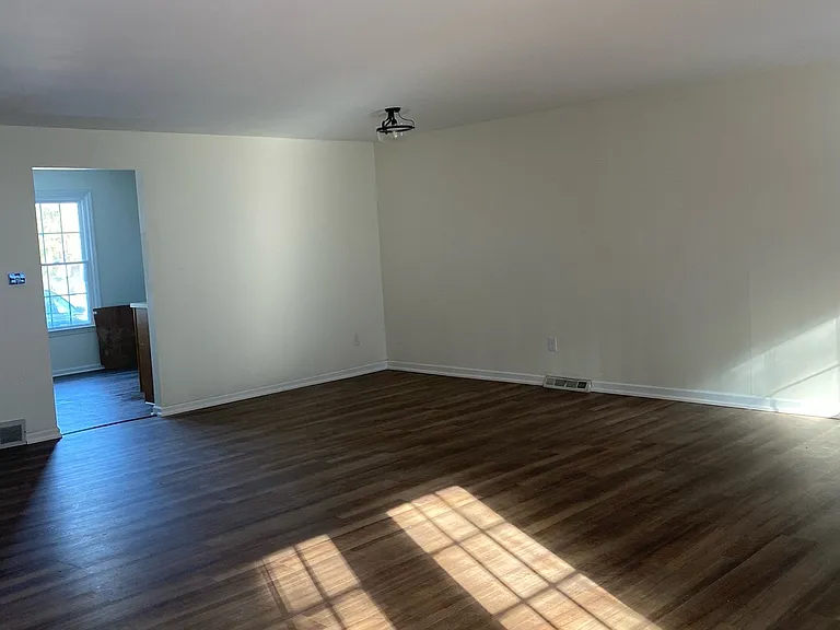 169 Williamsburg Ct — Photo 9