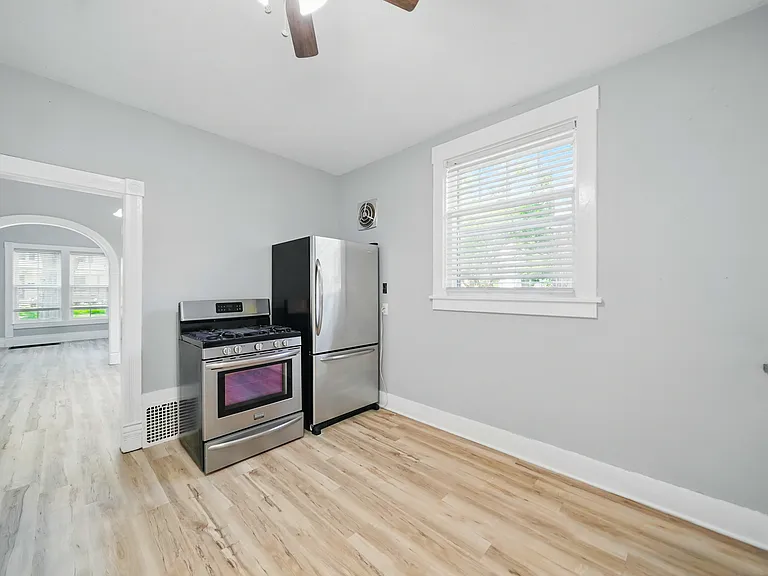 1900 Euclid Ave #1 — Photo 4