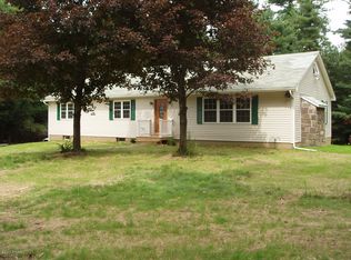239 Pine Grove Rd, Newfoundland, PA 18445