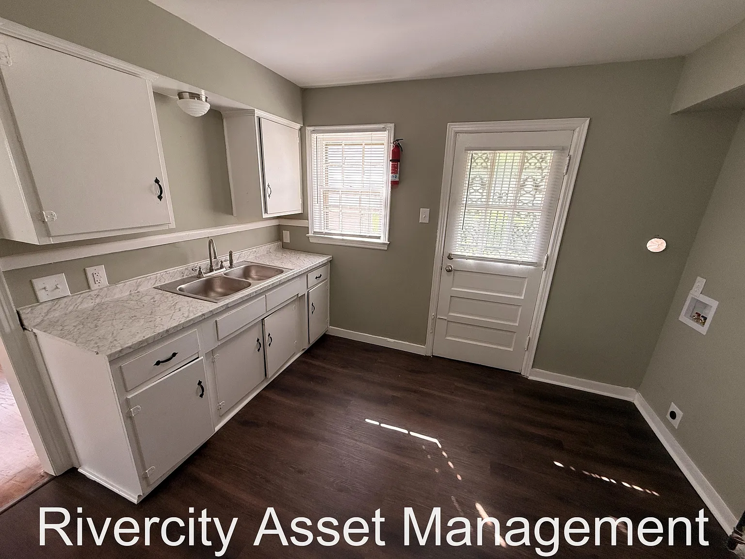 3305 Hendricks Avenue - 1 — Photo 4