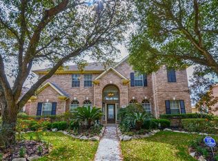 14123 Shamrock Park Ln, Sugar Land, TX 77498