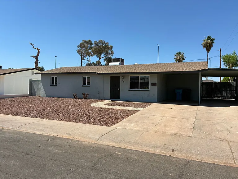 3426 E Hillery Dr — Photo 1