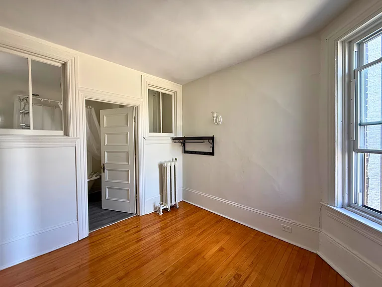 191 McLeod St — Photo 12