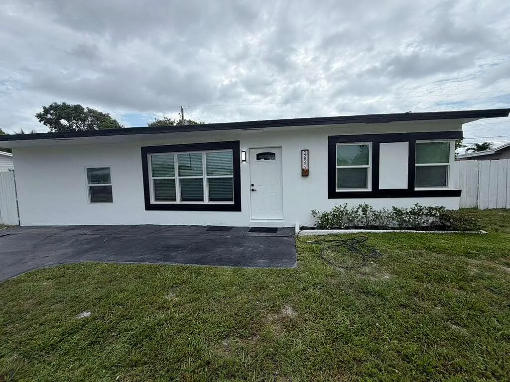 5 bed, 2.0 bath, 1530 sqft, $4,700 — Photo 2