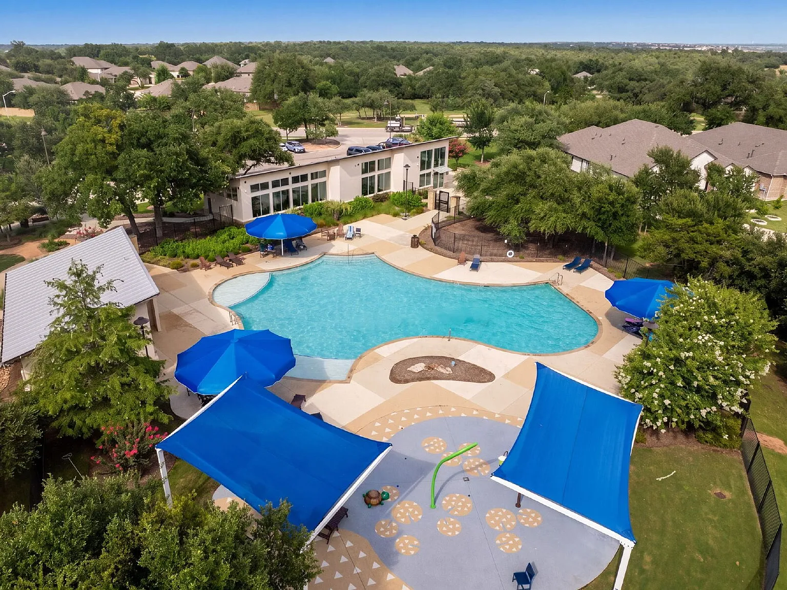 3 bed, 2.0 bath, 1777 sqft, $2,250 — Photo 3