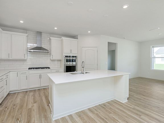 4th image of 7409 Harbor Town Dr