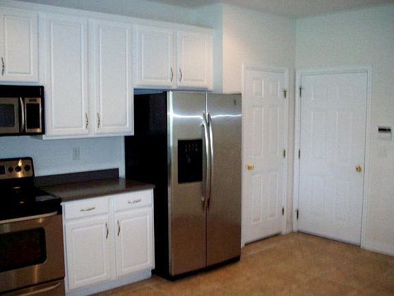 5th image of 11087 Castlemain Cir S