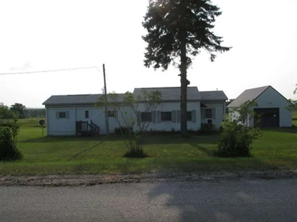9650 Lakeview Rd, Alanson, MI 49706