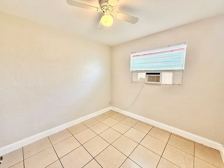 P (2347 Bayside St) — Photo 10