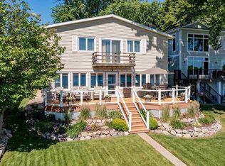 2818 Breezy Heights Dr, Milford, IA 51351