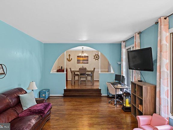 5th image of 111 Kinloch Dr