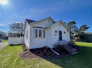 806 11th Ave S, Onalaska, WI 54650