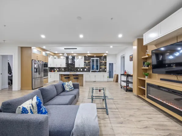 10500 McVeety St, Maple Ridge, BC V2W 0K3