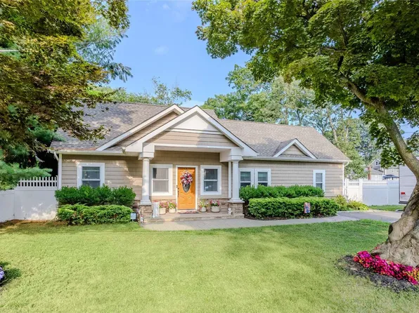 2511 Pond Road, Ronkonkoma, NY 11779