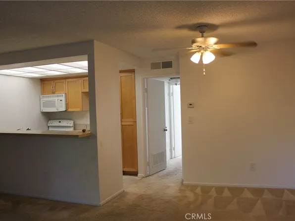 7304 Corbin Ave Unit F, Reseda, CA 91335