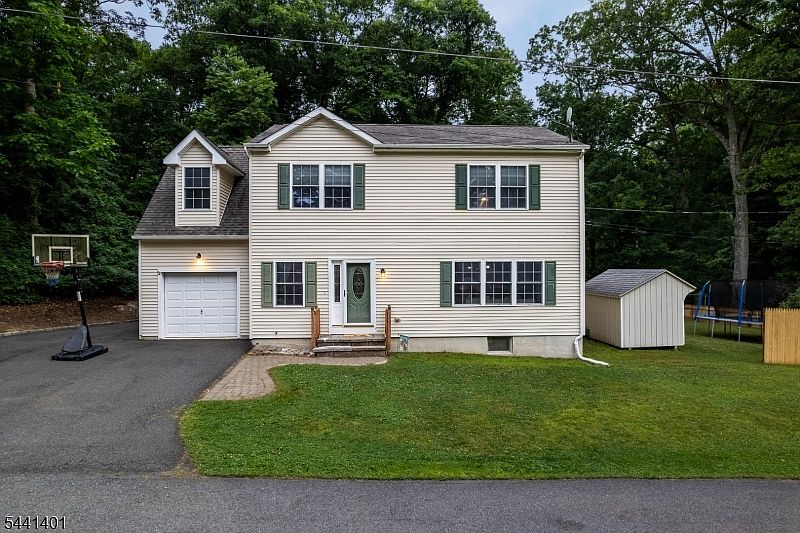 1st image of 13 Cranberry Ledge Rd