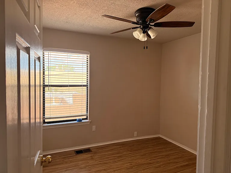 7812 Ranchwood Dr NW — Photo 18