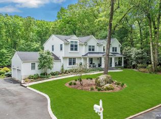 18 Green Way, Mahwah, NJ 07430