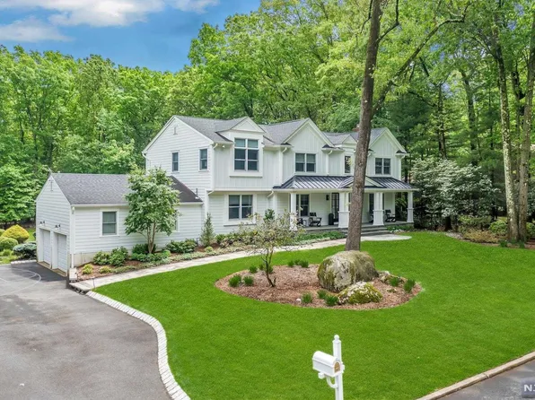 18 Green Way, Mahwah, NJ 07430