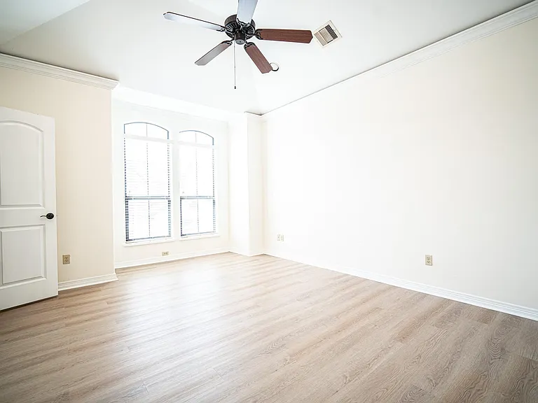 3119 Fairdale Oaks E — Photo 17