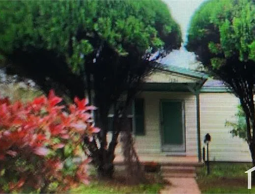 1204 10th Ave N — Photo 1