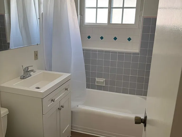 10535 Anderson St — Photo 5