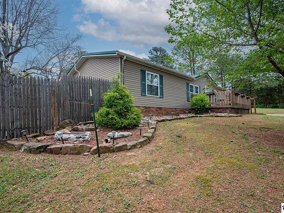 3rd image of 111 Valley Dr