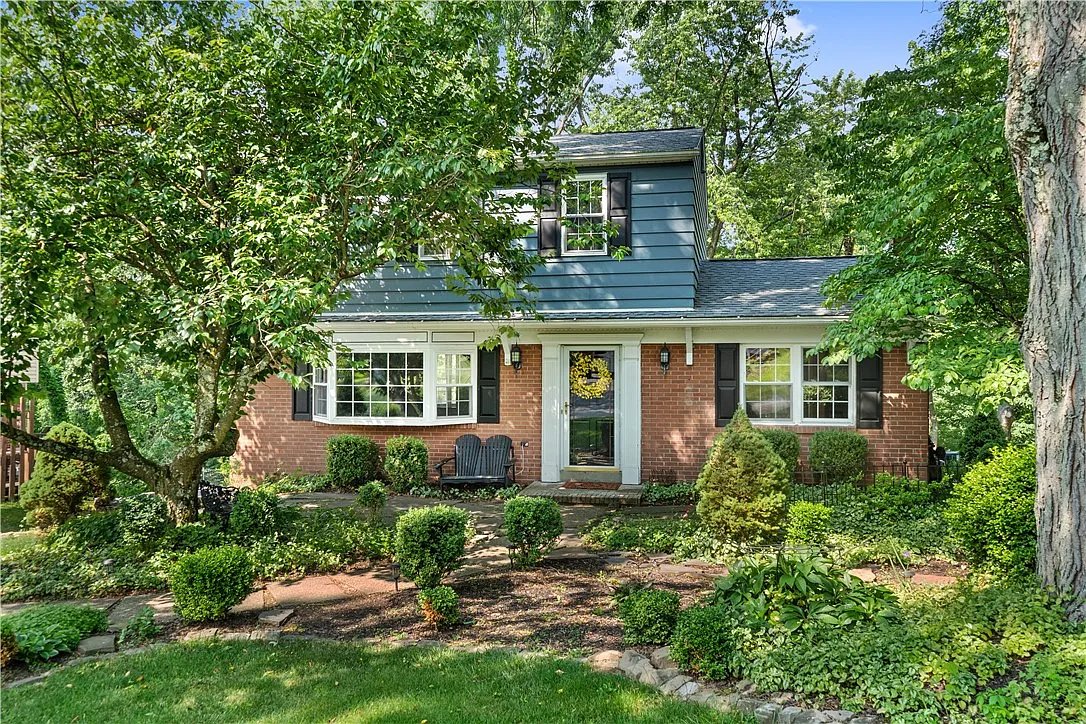 737 Wyngold Dr photo 1
