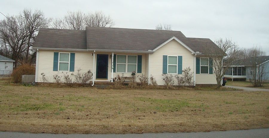 1st image of 302 Lahinch Ln